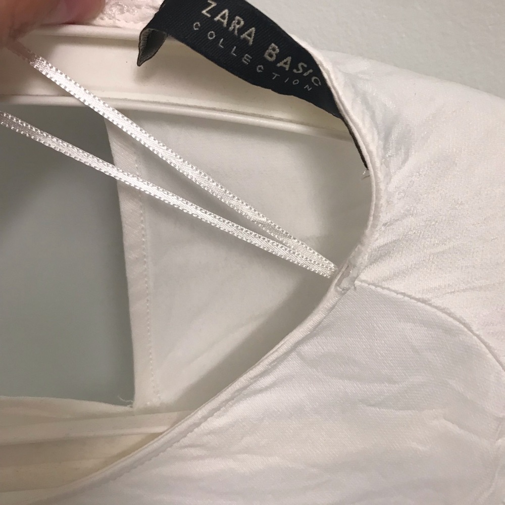 Zara basic blouse bell bottom sleeves - Picture 4 of 4